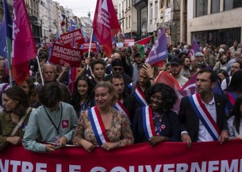 Francesi delusi per la nomina del nuovo governo di centro-destra