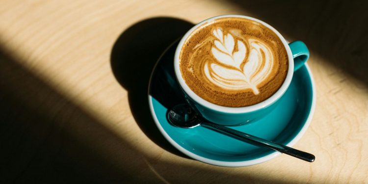 Aumento del prezzo del caffè per disastri naturali sui raccolti