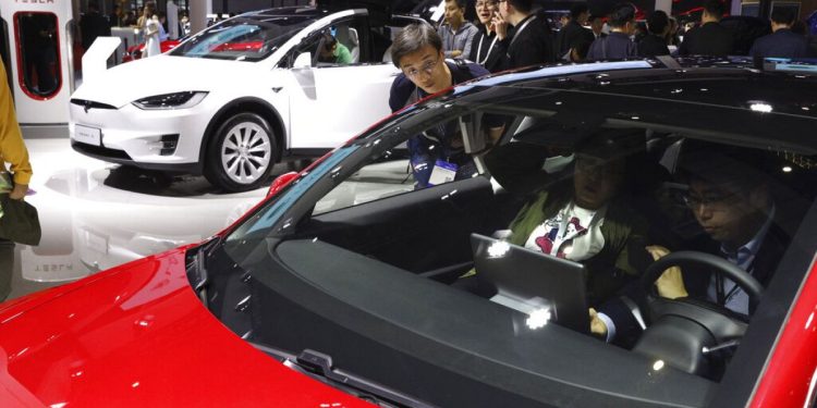 Cina: dazi Ue su auto elettriche, guerra commerciale in atto