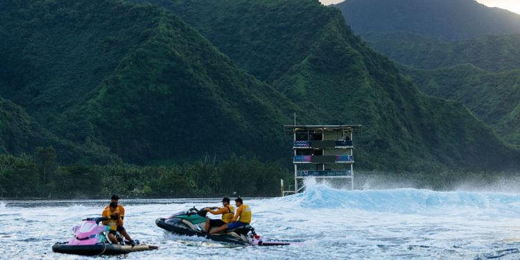 Gare surf Parigi 2024 a Tahiti: polemica e motivazioni