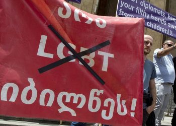 Georgia: legge anti-Lgbtqia+ approvata, verso la Russia