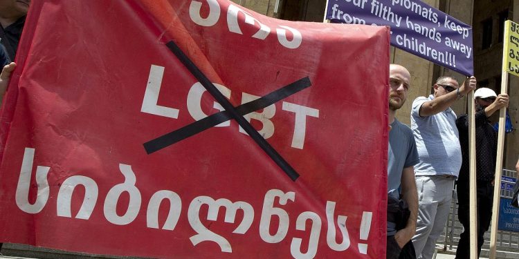 Georgia: legge anti-Lgbtqia+ approvata, verso la Russia