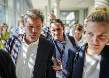 Germania: polemiche sconto fiscale per lavoratori stranieri