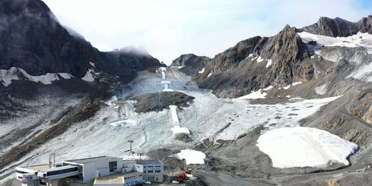 Ghiacciai alpini: frane, sedimenti tossici e flora in crisi