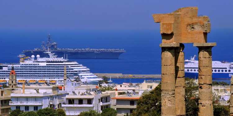 Grecia: nuova tassa portuale per crocieristi annunciata