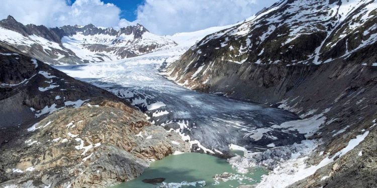 Il ghiacciaio svizzero: cambiamenti climatici in 15 anni