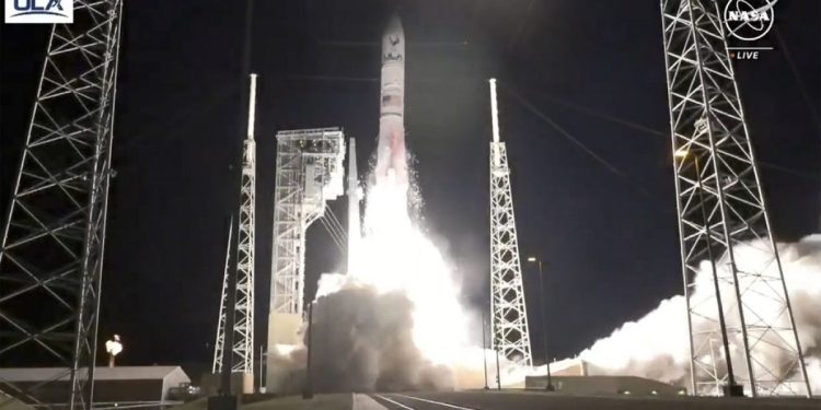 NASA lancia veicolo privato verso la Luna: nuova corsa spaziale