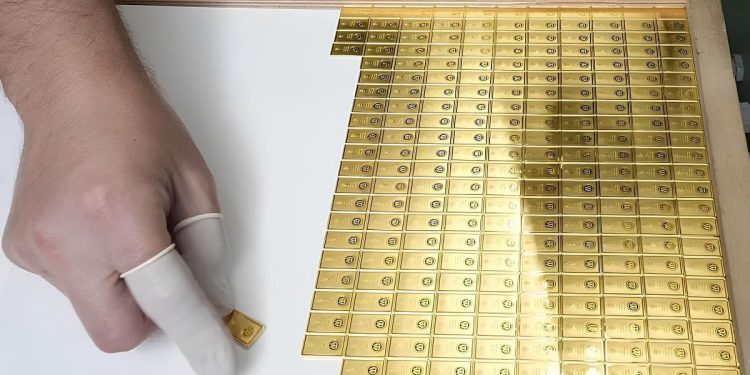 Oro ai massimi storici, in calo il rame: analisi mercato