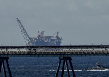 Petrolio stabile nonostante tensioni geopolitiche in Medio Oriente