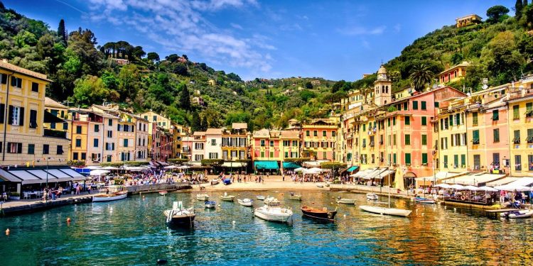 Portofino: Caldo Estremo Accende la Lotta ai Condizionatori