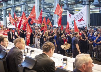 Proteste lavoratori Volkswagen: tensione tra dirigenza e sindacati