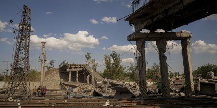 Russia avanza su Pokrovsk e Donbass: conflitto in corso