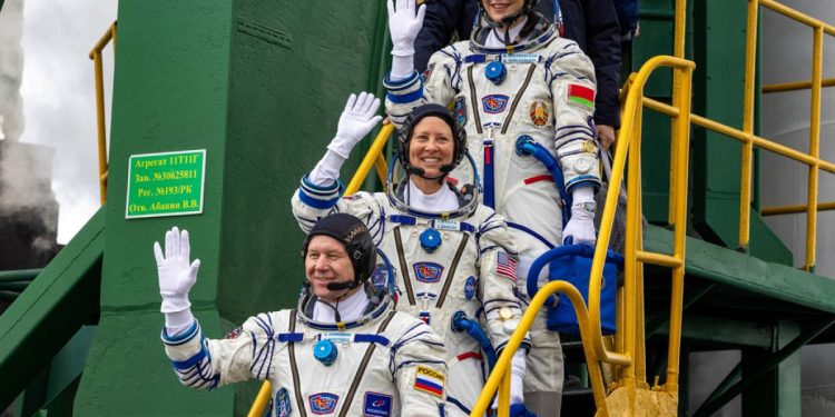 Russia ferma lancio razzo Soyuz: problemi a 20 secondi dal decollo