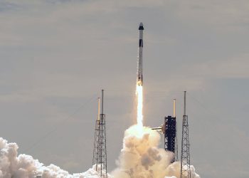 SpaceX lancia missione di salvataggio per astronauti ISS