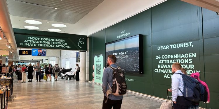 Turisti in Danimarca: premiati con caffè e pasti per raccolta rifiuti