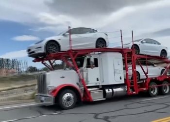 Ue riduce dazi su Tesla elettrici dalla Cina: effetti sui prezzi