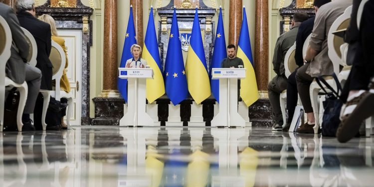 Ue utilizzerà beni russi congelati per 35 miliardi per Ucraina