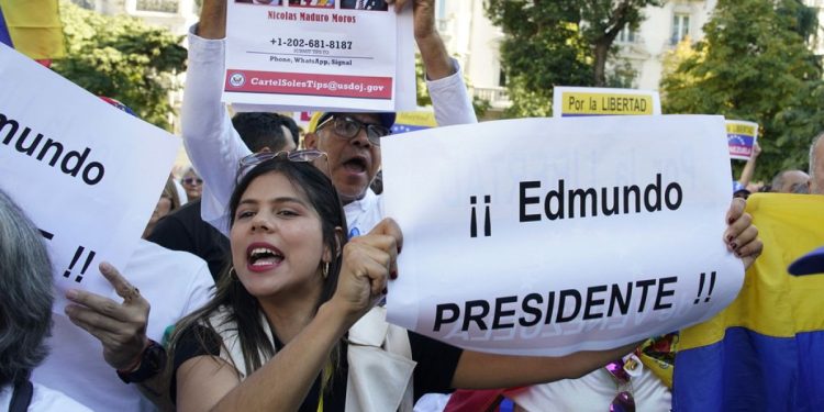 Venezuela: Maduro contro risoluzione UE su González