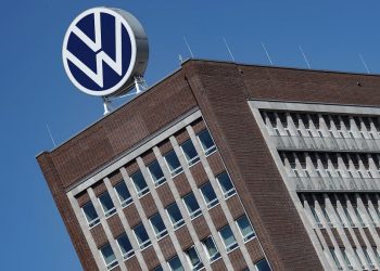 Volkswagen smentisce taglio 30.000 posti, Berlino valuta incentivi