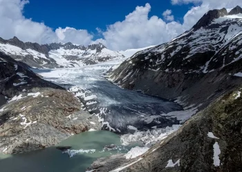Caldo record: i ghiacciai svizzeri ritirati del 2,5% quest’estate