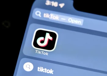 Commissione Ue indaga su suggerimenti TikTok, YouTube, Snapchat