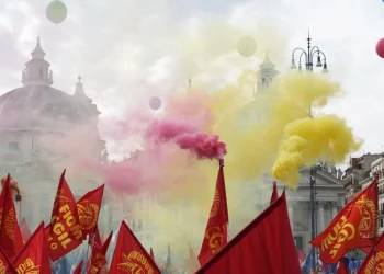Crisi automobilistica: migliaia in piazza a Roma per protestare