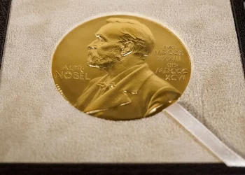 Hopfield e Hinton vincono Nobel per studi su reti neurali AI