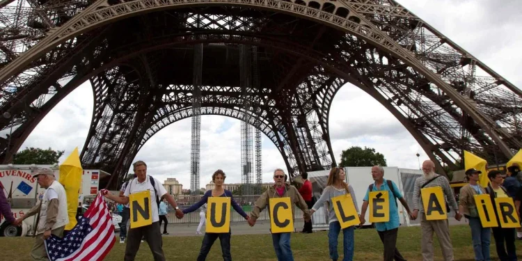 La Francia pensa di trasformare rifiuti nucleari in posate
