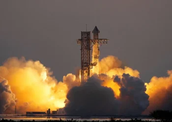 SpaceX cattura il razzo Super Heavy: è pura magia