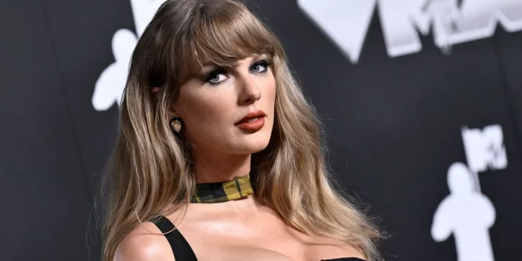 Taylor Swift supera Rihanna: donna più ricca della musica