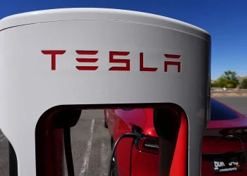Tesla in calo: consegne veicoli elettrici deludono