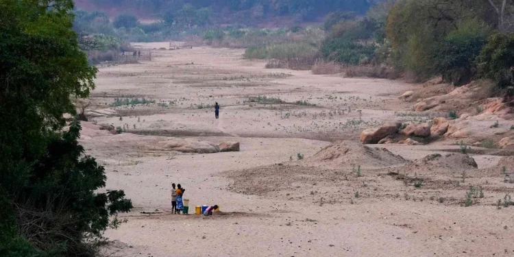 Zambia: blackout giornalieri per siccità e mancanza d’acqua
