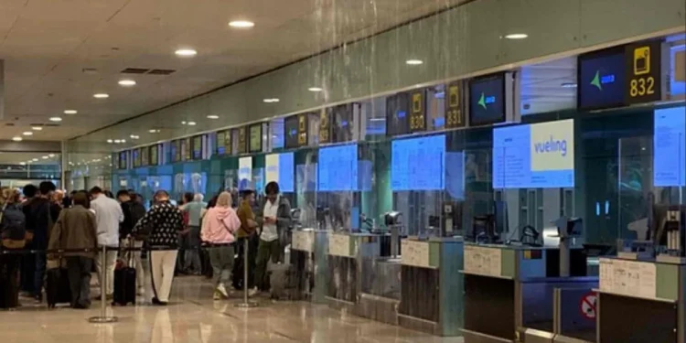 Barcellona: aeroporto allagato, evitate viaggi non necessari