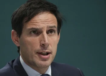 Cop29: Commissario UE, paesi devono contribuire secondo emissioni