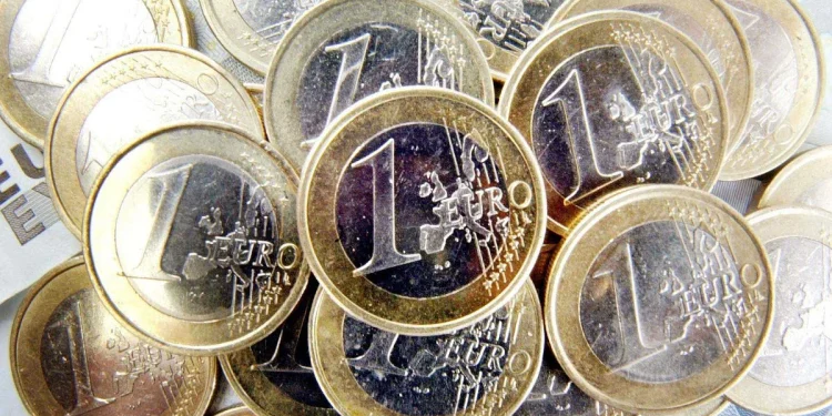 Eurozona: crollo economico fa affondare l’euro ai minimi biannuali