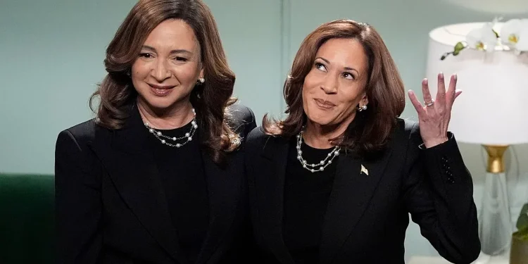 Kamala Harris sorprende con sketch a SNL durante elezioni USA
