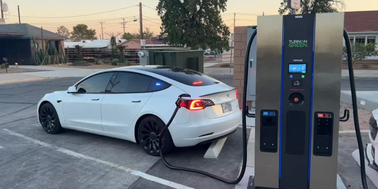 Ue e Cina: possibile accordo sui dazi per veicoli elettrici