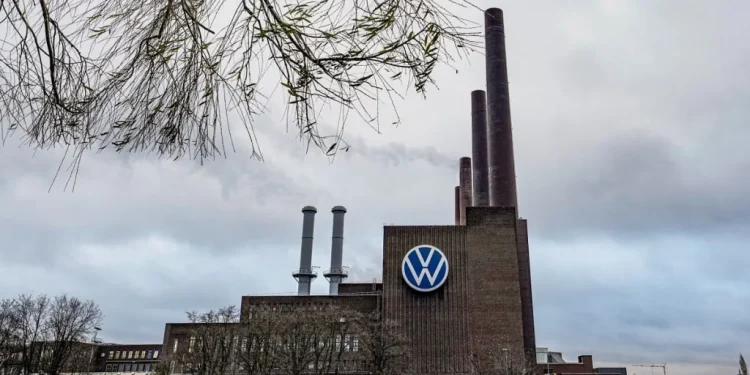 Crisi auto: Volkswagen considera chiusura impianti in Germania