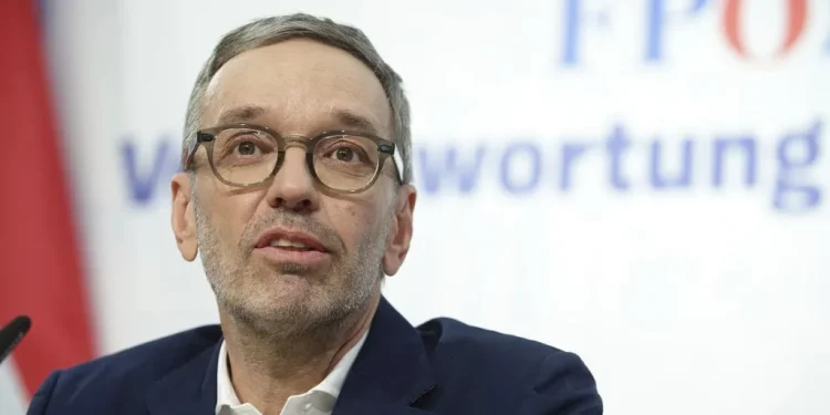 Austria, accordo bilancio: leader della destra in 100 giorni