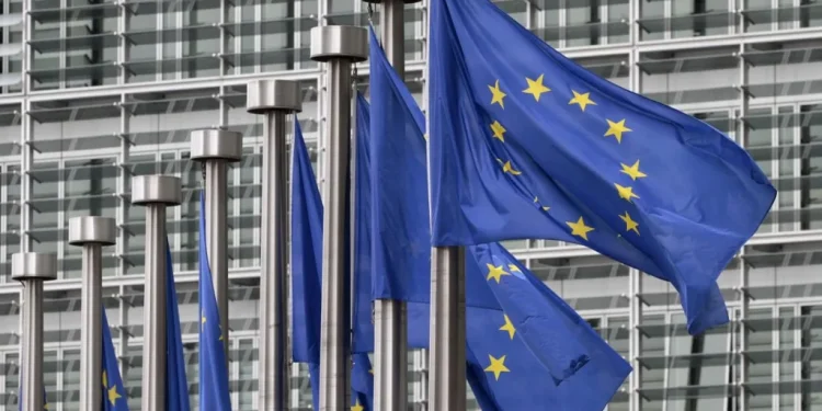 BCE pronta a ridurre i tassi: incertezze sui dazi di Trump