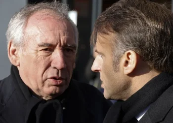 Primo test per il nuovo premier francese: Bayrou svela bilancio