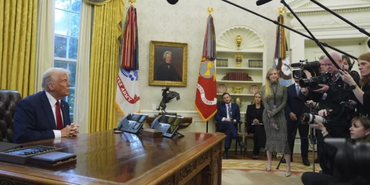 Trump avverte: sabato nuovi dazi su Canada e Messico