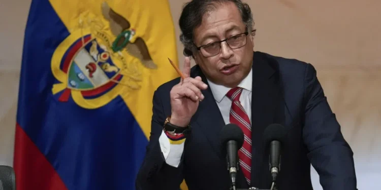 Colombia, Petro: cocaina non è peggio del whisky