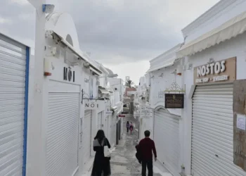 Emergenza terremoti a Santorini: tre scenari possibili