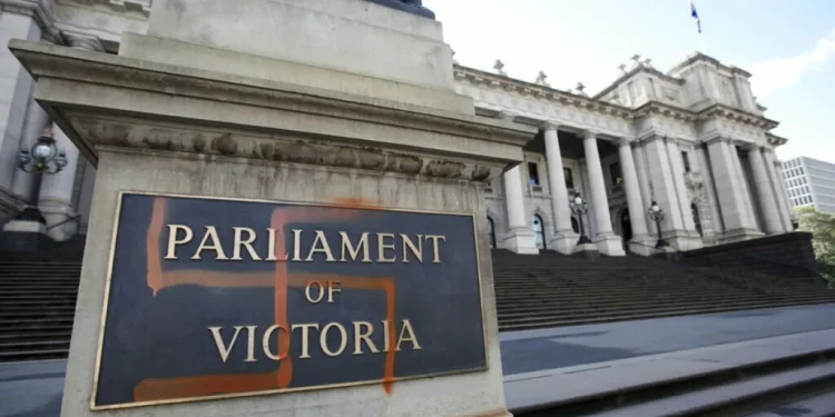Legge Australia contro crimini d’odio: carcere per saluti nazisti