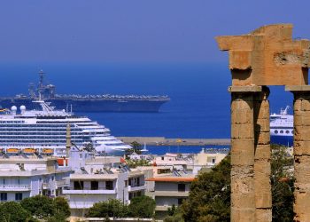 Grecia: nuova tassa portuale per crocieristi annunciata