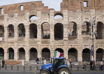 Protesta agricoltori: trattori al Colosseo e incontro Meloni