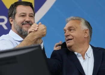 Pontida, Salvini: l’eroe dell’estrema destra europea